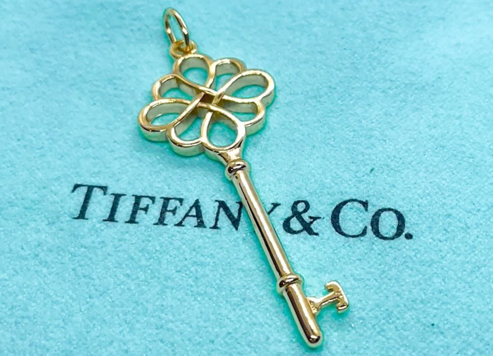 Tiffany & Co. 18K Rose Gold Celtic Knot Key Pendant 1.8” Authentic w/ Pouch